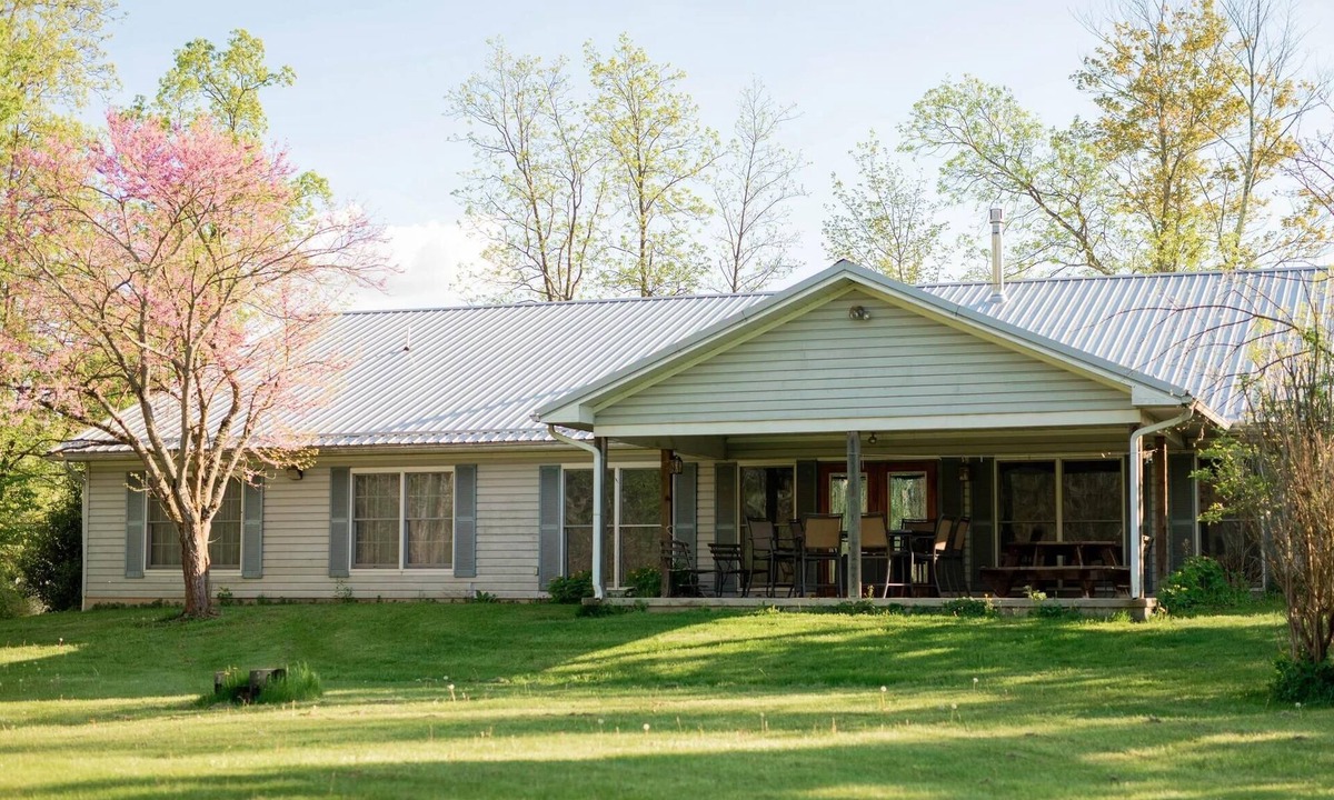 Milroy Cabin | Hartman Lodge w/Hot Tub! - Lodge w/Hot Tub, 8 Bedrooms, 9 Bathrooms