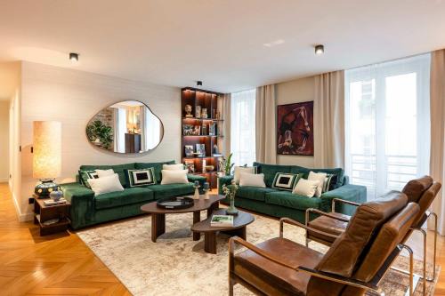 Porte-Saint-Martin Apartment | Haut Marais - My Showroom