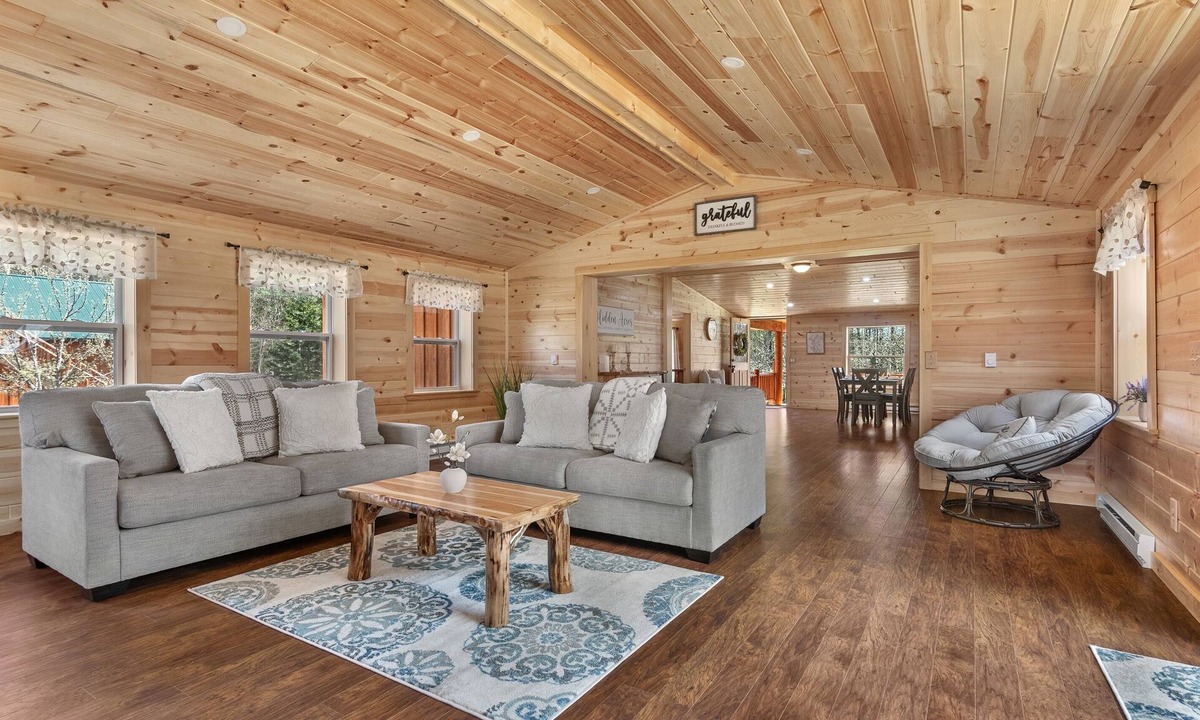 West Oneonta Cabin | Hidden Cabin W Fire Pit Lake Access Hot Tub Kayaks
