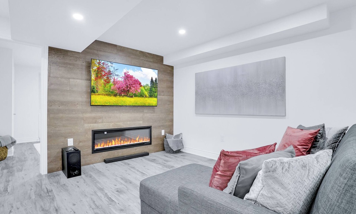 Caledon House | High Ceiling | Opulent Touche | Comfort stay
