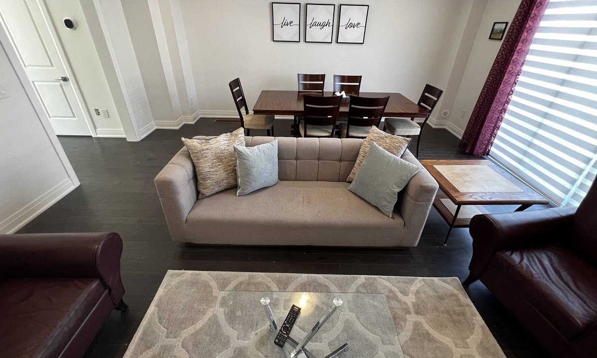 Aurora House | High End Home in Heart Of Newmarket