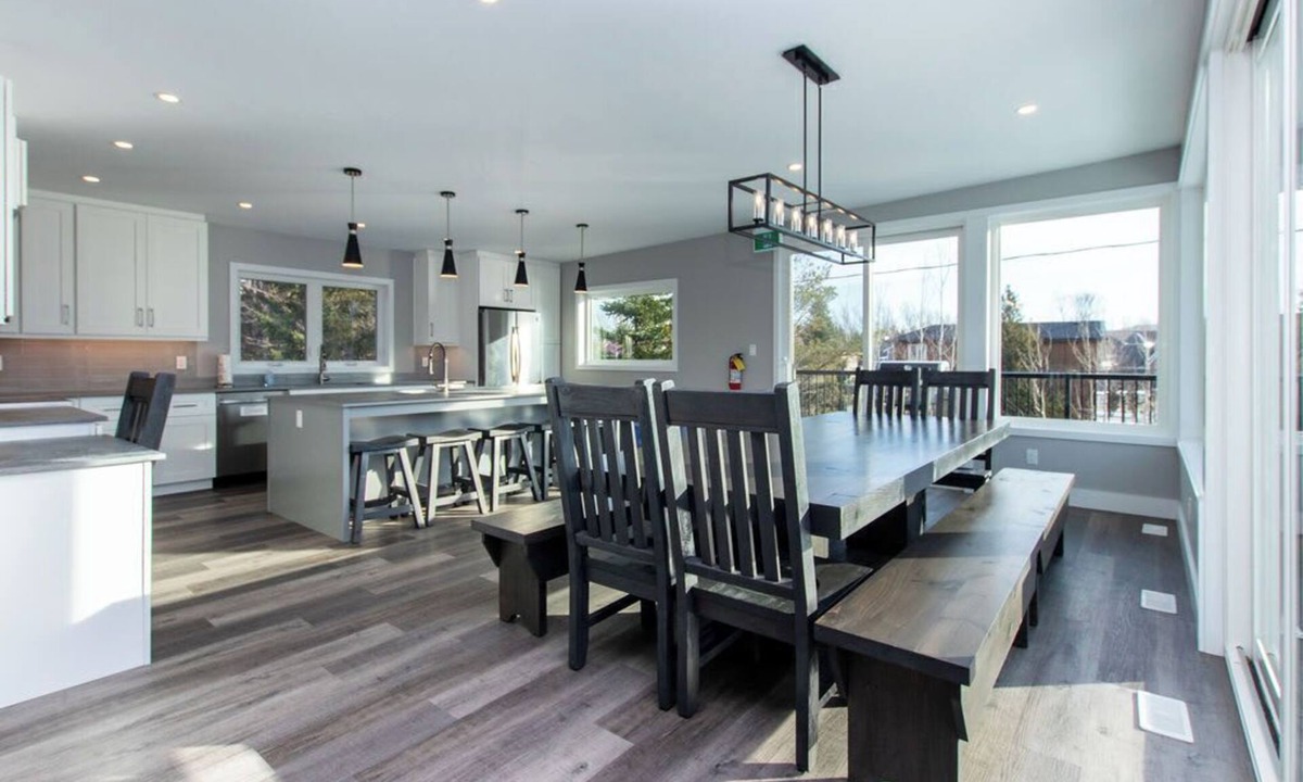 The Blue Mountains Ski Chalet | High-Tech Mountain Luxury, Fitness, Hot Tub & BBQ