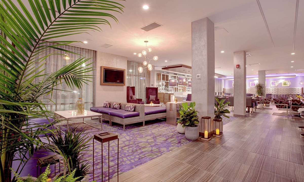 Steeles Industrial Hotel | Hilton Garden Inn Toronto Brampton West