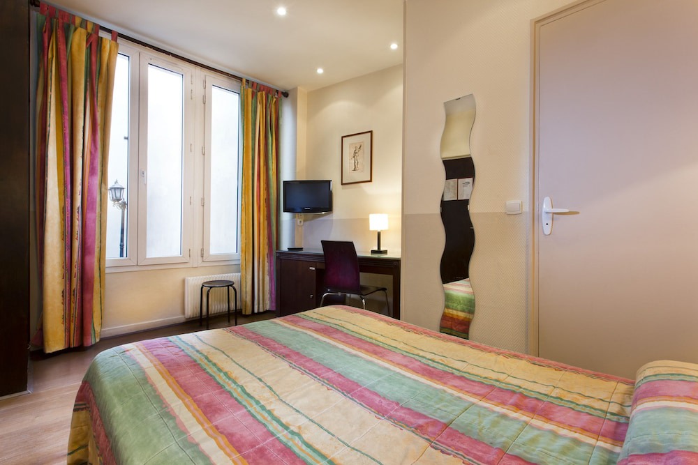 Quartier de la Chapelle Hotel | Hipotel Paris Gare du Nord Merryl