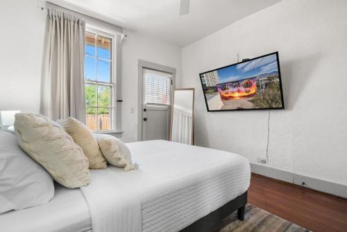 Iron Horse Historic District House | Historic 1 bedroom located near The U of A