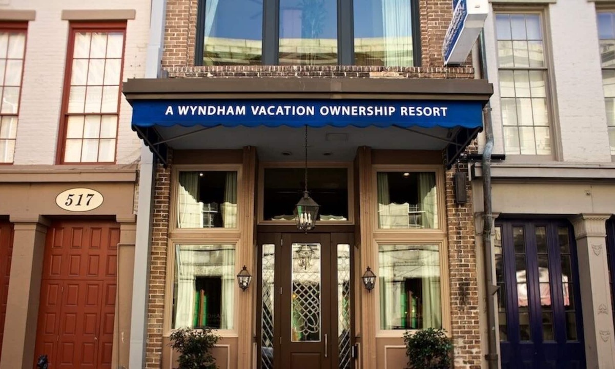 Central Business District Resort | Historic hotel - walking distance from Bourbon Street