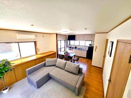 Kamata Apartment | Holiday Home 3 Floors 115 m Near Haneda Airport 6 Bedrooms Sleeps 9
