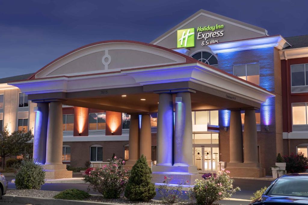 Vestal Hotel | Holiday Inn Express Hotel & Suites Binghamton University-Vestal by IHG