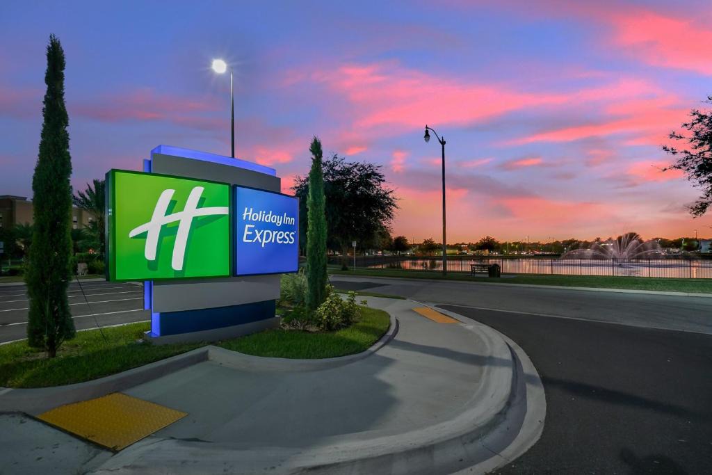 Southside Hotel | Holiday Inn Express - Jacksonville South Bartram Prk by IHG