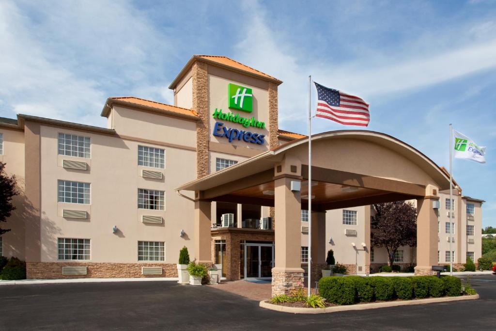 Delmont Hotel | Holiday Inn Express Murrysville - Delmont by IHG