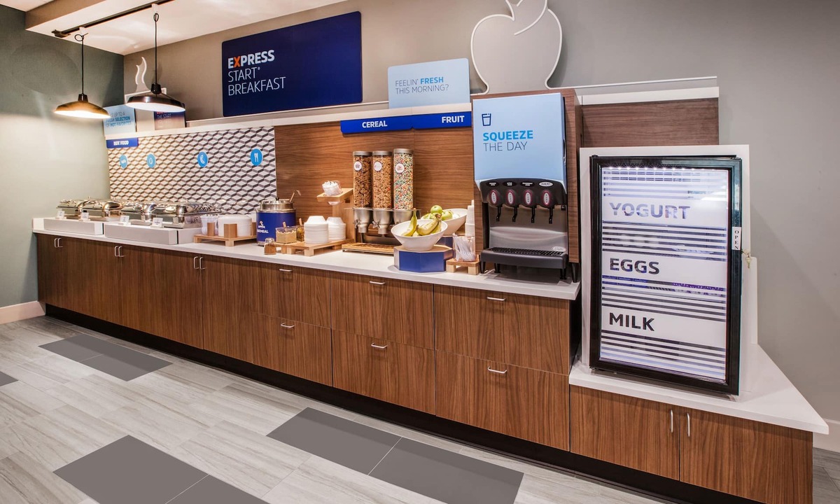 Delmont Hotel | Holiday Inn Express Murrysville - Delmont by IHG