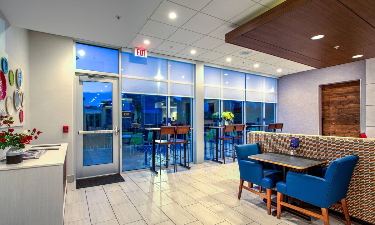 Reedsville Hotel | Holiday Inn Express & Suites Reedsville - State Coll Area by IHG