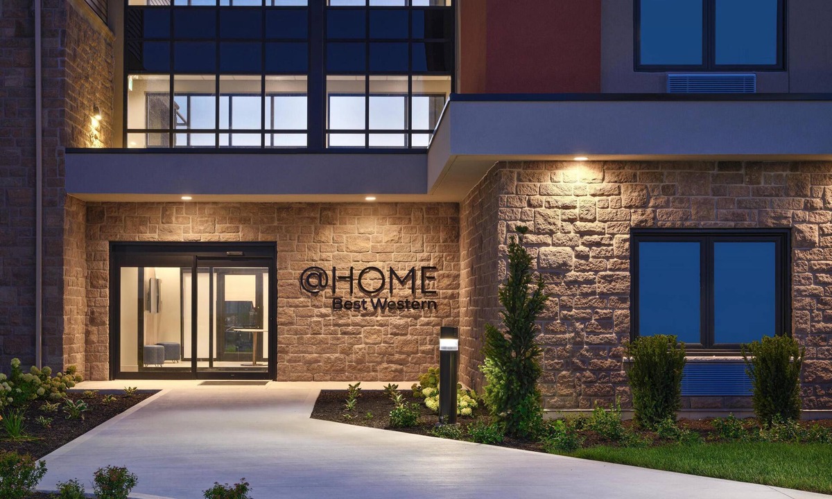 Walkerton Hotel | @HOME by Best Western Walkerton