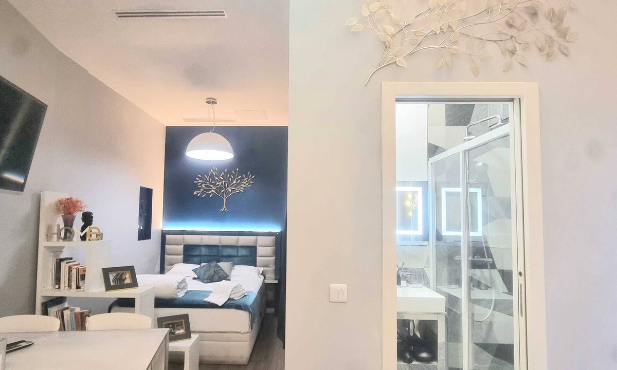 Porte-Dauphine House | Home in Paris Eiffel Tower & Champs Elysees