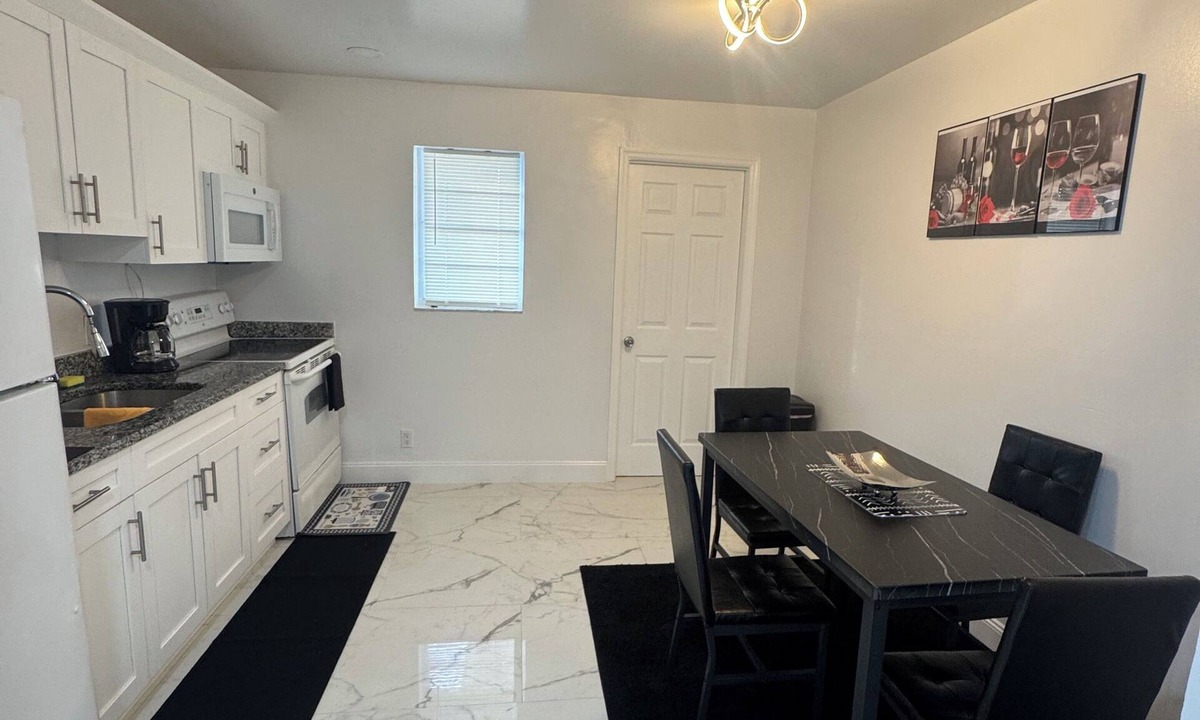 West Palm Beach House | Home in the heart of west Palm Beach