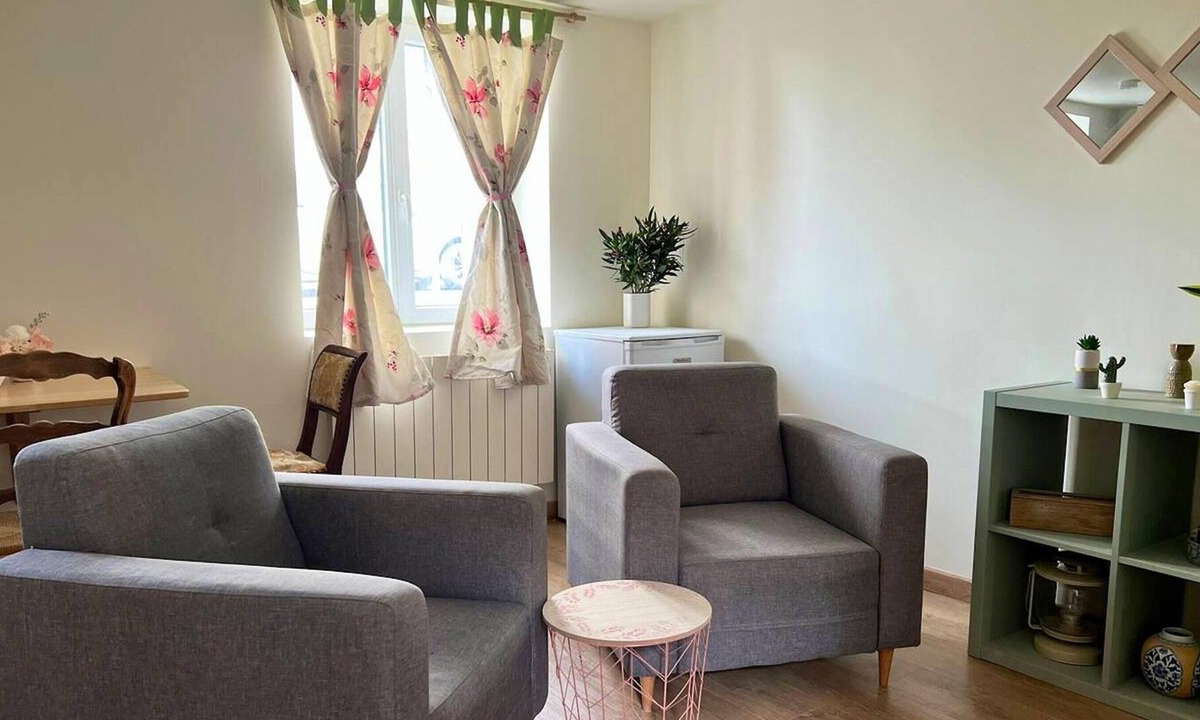 Stains Apartment | Homerez - Beautiful apartement for 2 ppl. at Stains