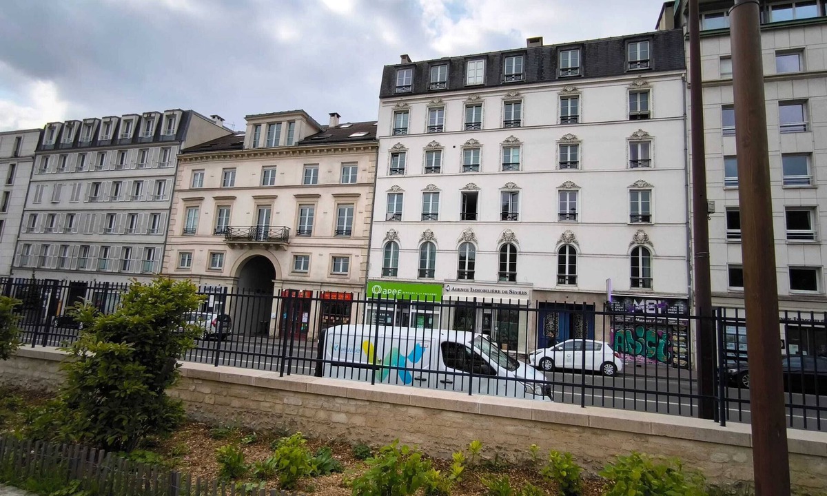 Sevres Apartment | Homerez - Modern Apartment in Sèvres - 43 sqm - Free Parking