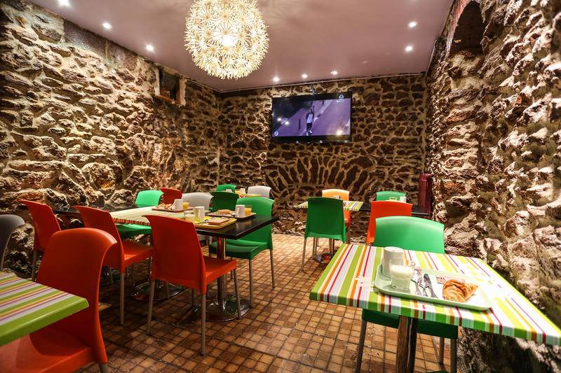 Clignancourt Hostel | Hostel ∙ 10 guests