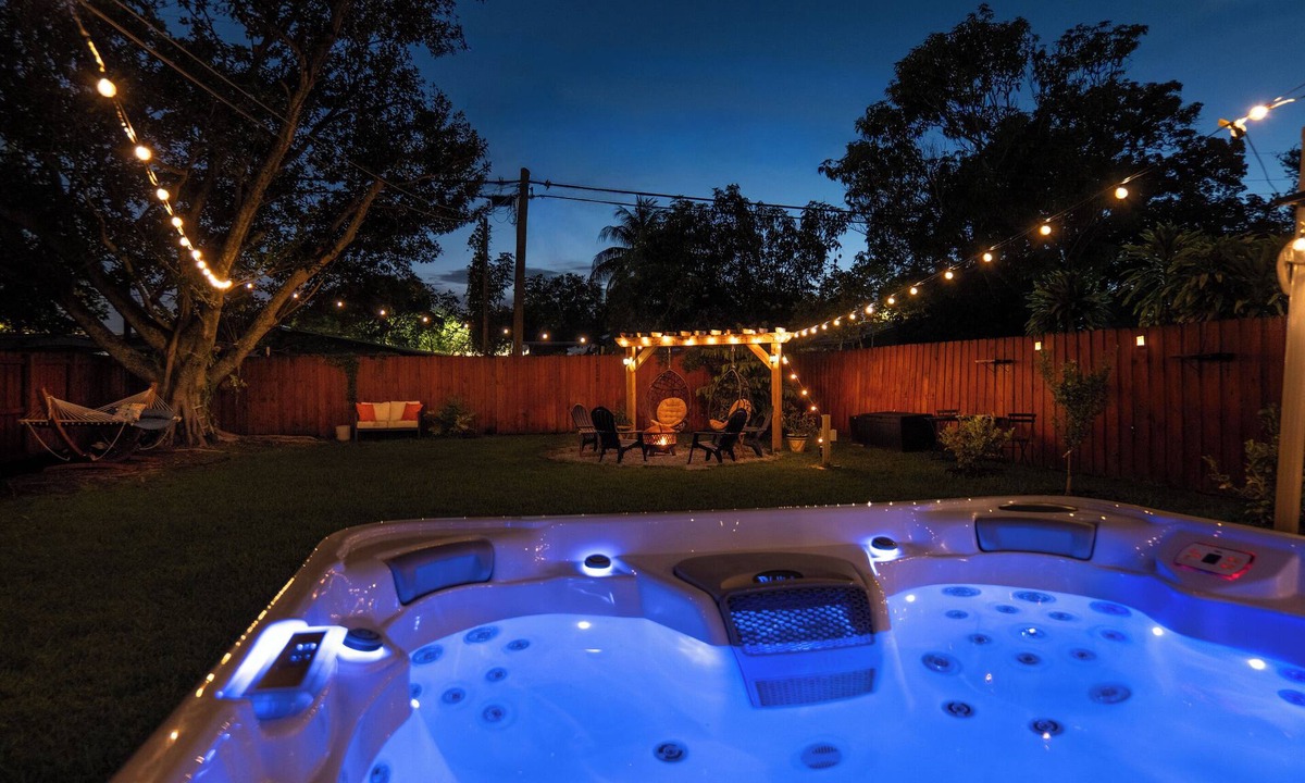 Central Fort Lauderdale House | Hot Tub, Fire Pit, Near Wilton, Beaches & Las Olas