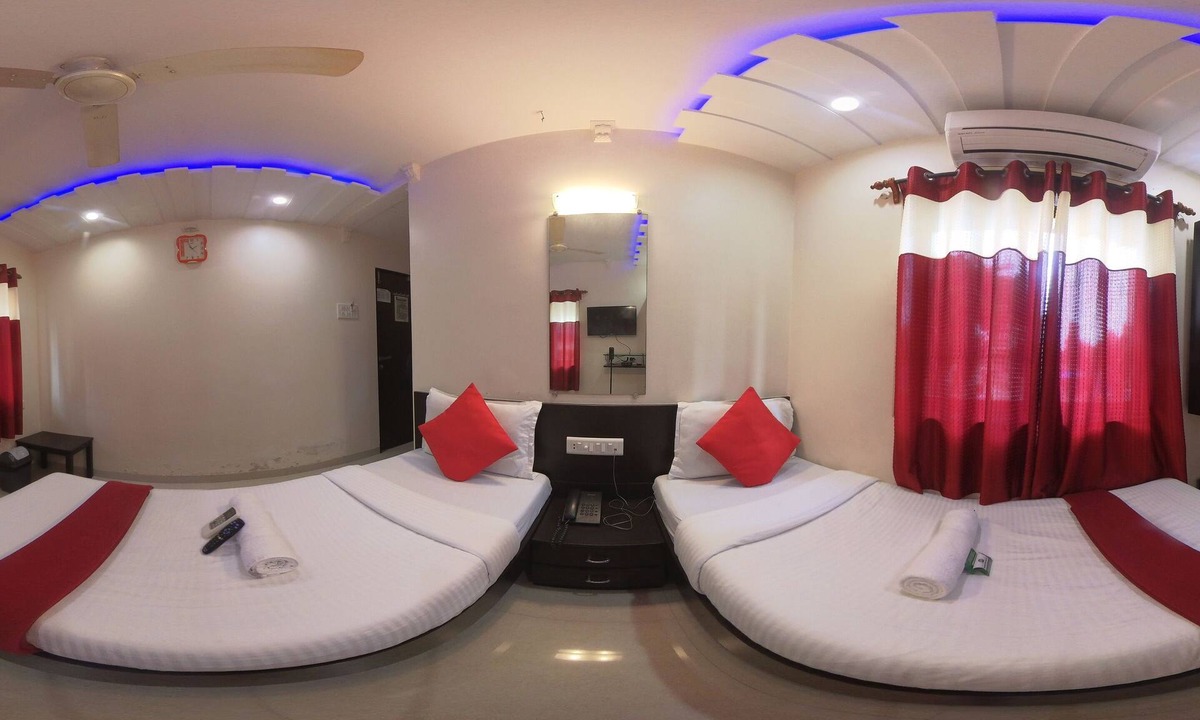 Girgaon Hotel | Hotel Briteway