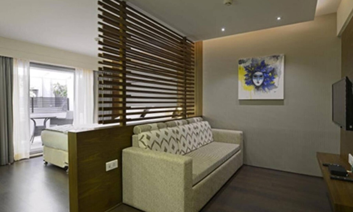 Belapur Hotel | Hotel Grande 51