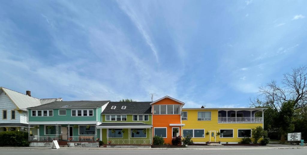 Wolfe Island Hotel | Hotel Wolfe Island