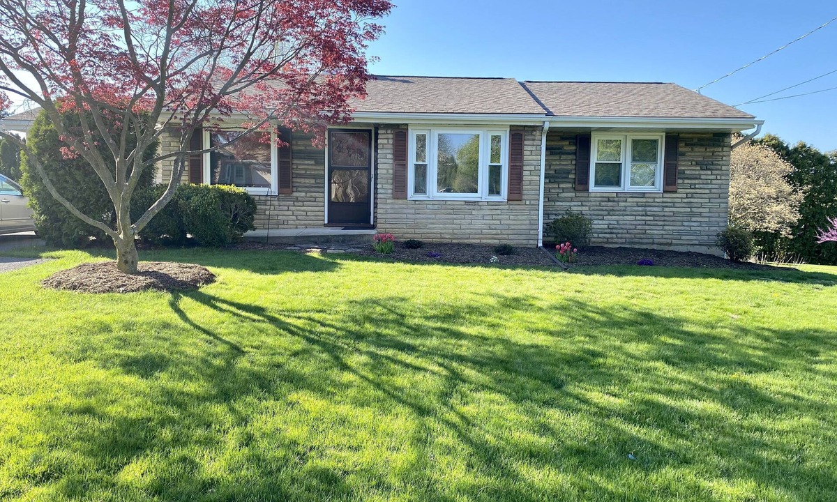 Park Forest Village House | House - 30 minute walk to Penn State campus