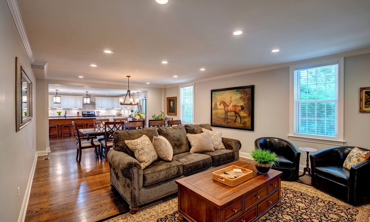 Skaneateles House | Hummingbird Manor-6 Bedrooms, 6 EnSuite Baths, Minutes from Downtown Skaneateles