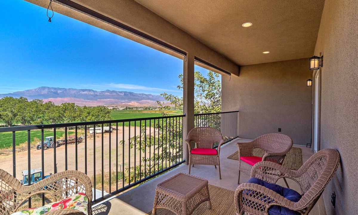Hurricane Apartment | Hurricane Getaway w/Yard - 25 Mi to Zion!