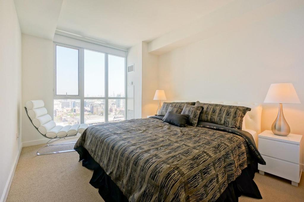CityPlace Apartment | Hydewest - Capreol Luxury Furnished Penthouse Apartment