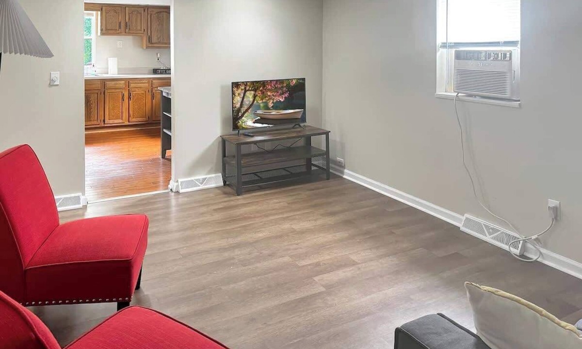 Indiana Apartment | Ideal 2BR/1BA Apartment: Near IUP & More!
