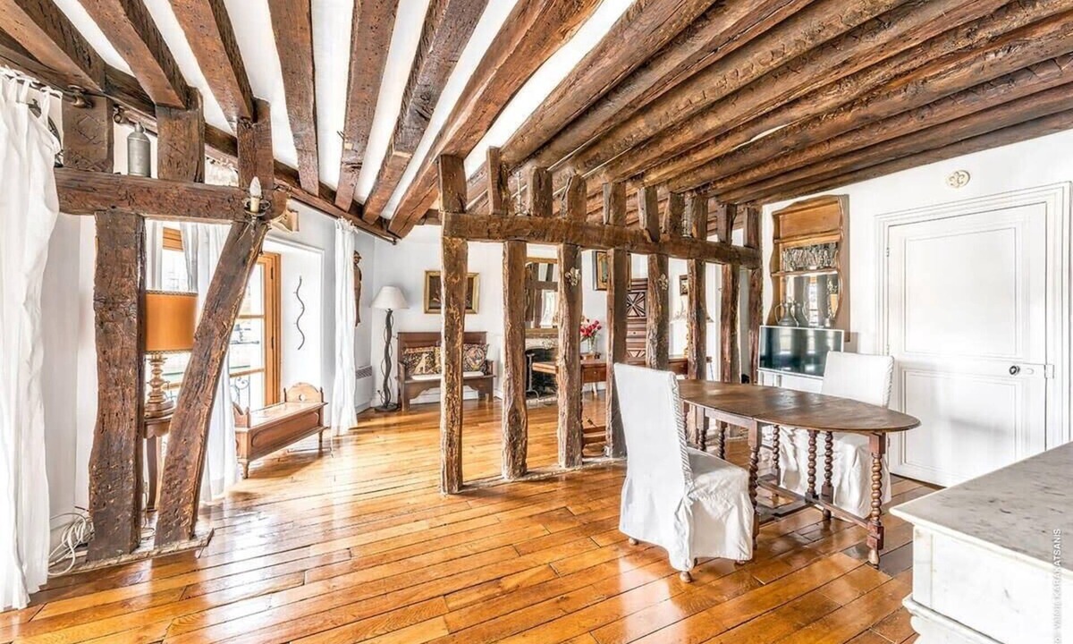 Notre Dame Apartment | Ile Saint Louis - Quai d'Orleans 2bdr by B'Your Home