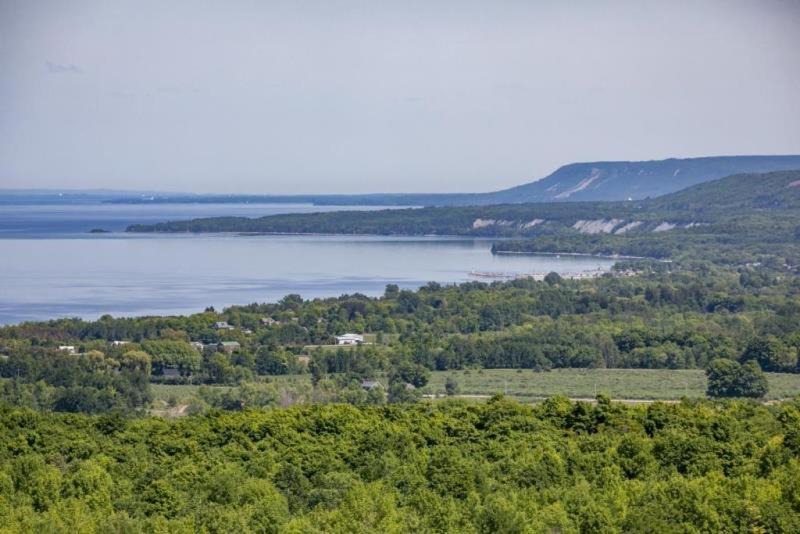 Meaford House | Irish Mountain Suites