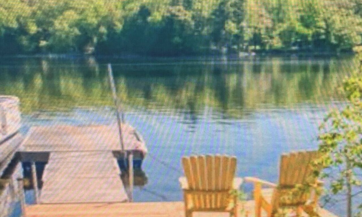 Sharbot Lake Cottage | ISLAND COTTAGE ON SHARBOT LAKE