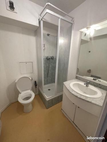 Issy-les-Moulineaux House | Issy Citea Access dayuse Room - Work and Day Rest Timeshare - 2 min tram - Formule Temps Partagé - Navette ile d'Issy Avenue Paris 92320 espace nuit