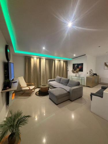 Villemomble Apartment | Jacuzzi House - 1-Bed & Parking - Villemomble, Paris