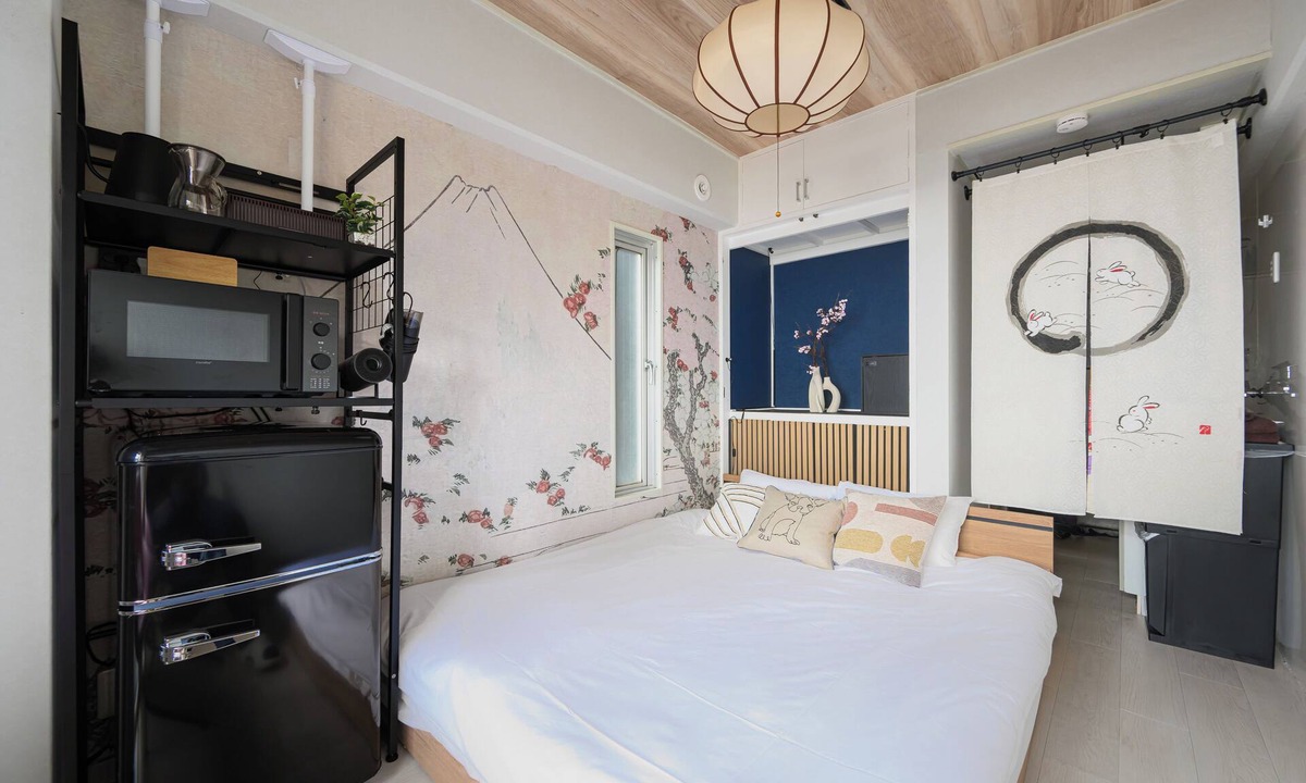 Nishiikebukuro Apartment | Japanese Modern Sakura Room｜6 min. from Mejiro, 9 min. from Ikebukuro/Urban lodging with a view of Fuji and trains