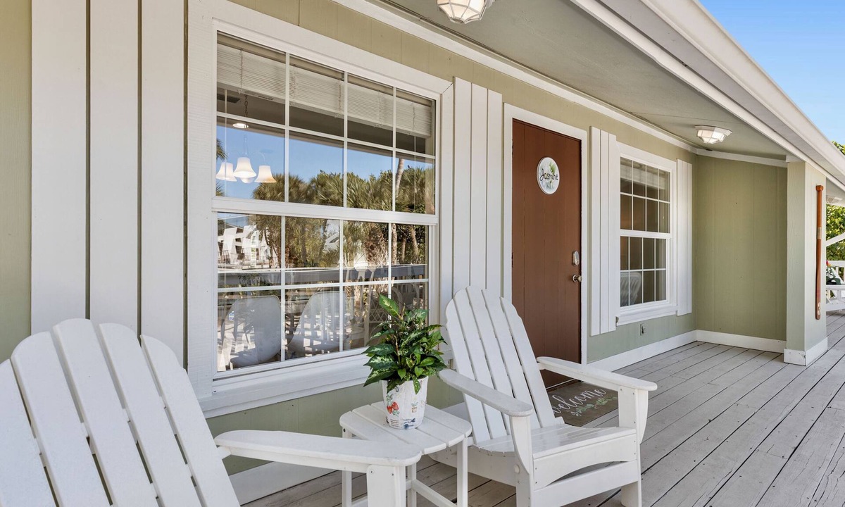 Captiva House | Jasmine - Refreshing 2-Bed/1.5-Bath Captiva Cottage Duplex, 2 Min Walk to Beach!