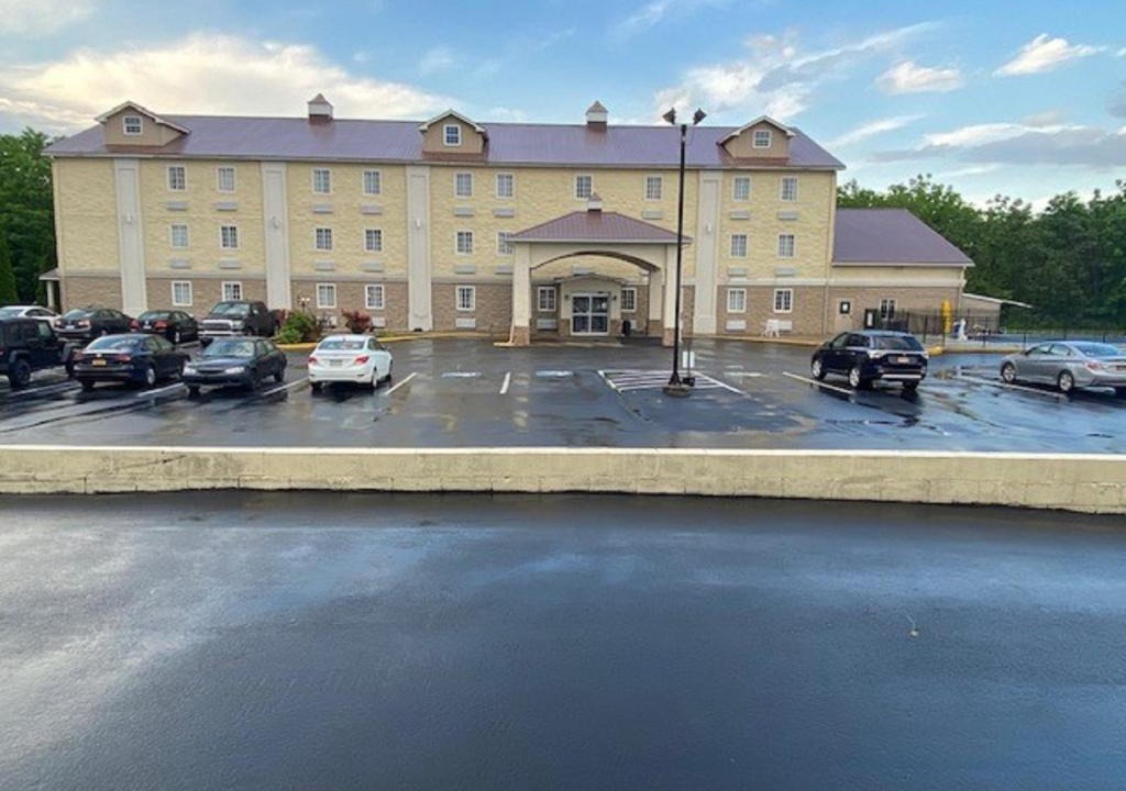 Lickdale Hotel | Jonestown Inn