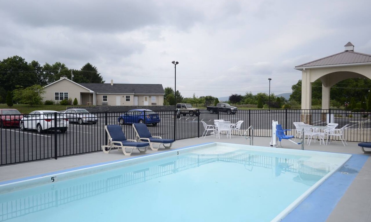 Lickdale Hotel | Jonestown Inn