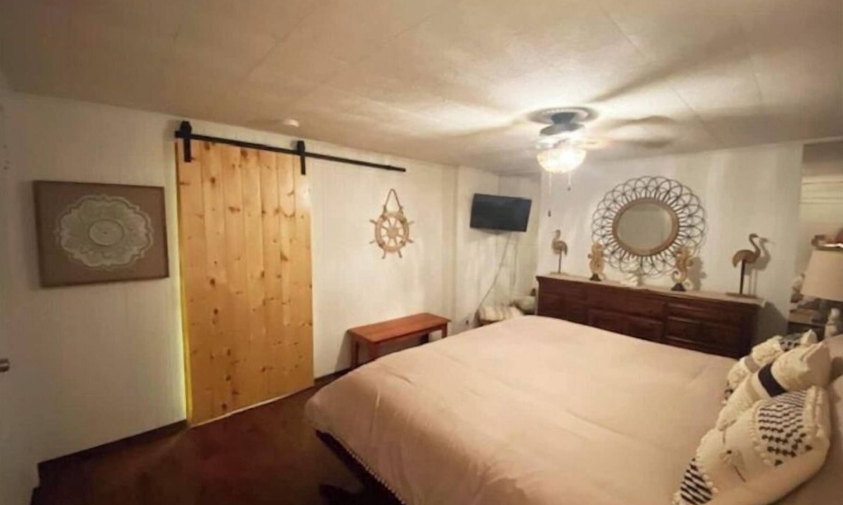 Indian Shores Cottage | Just Steps to the Beach and Gulf of Mexico