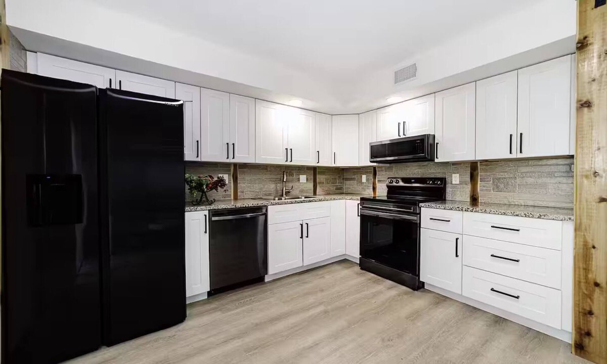 South Daytona House | King bed Executive Home, Daytona Beach: Minutes to Beach Speedway