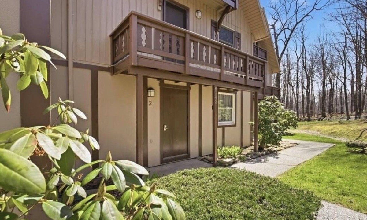 Claysburg Condo | King Size 1 Bedroom/Full Bath Condo - 640 sq ft - Blue Knob Trails End
