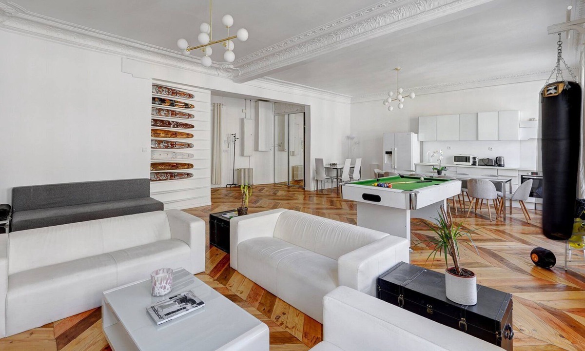 Saint-Vincent-de-Paul Apartment | L'Atelier Haussmann