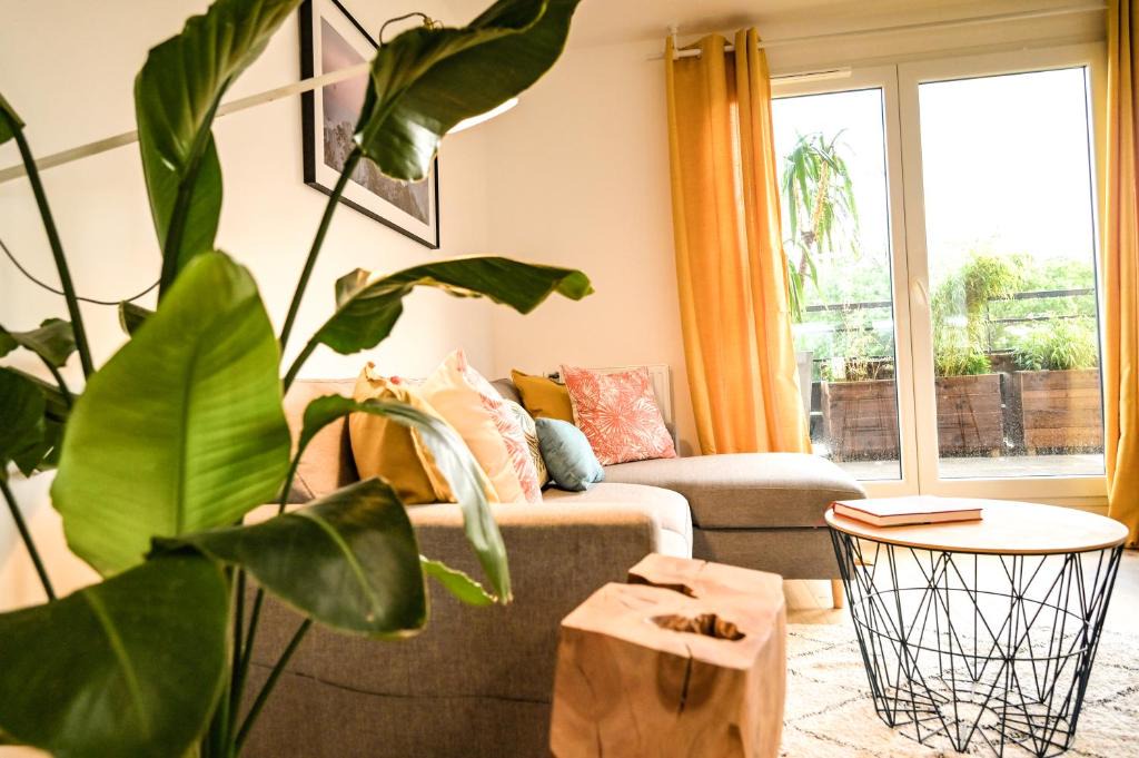 Vaires-sur-Marne Apartment | L'Olympique: appartement cosy, vue canal grande terrasse et parking
