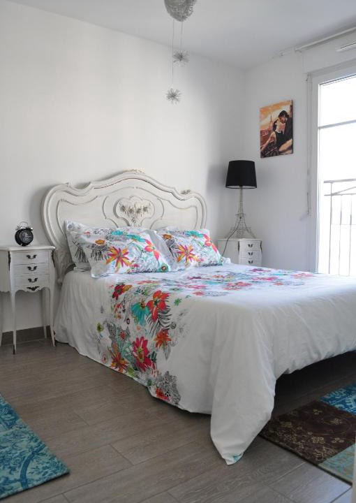 Serris Apartment | La Bella Vita