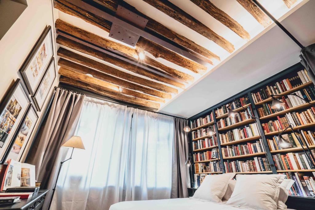 Enfants-Rouges Apartment | La suite heart of le Marais - quartier des enfants rouges