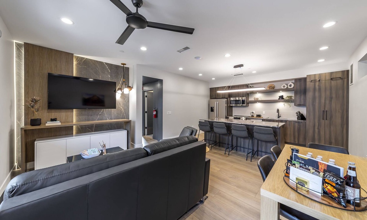 Zion National Park South Entrance Villa | LaFave-Luxury Villa at Zion: Kayenta