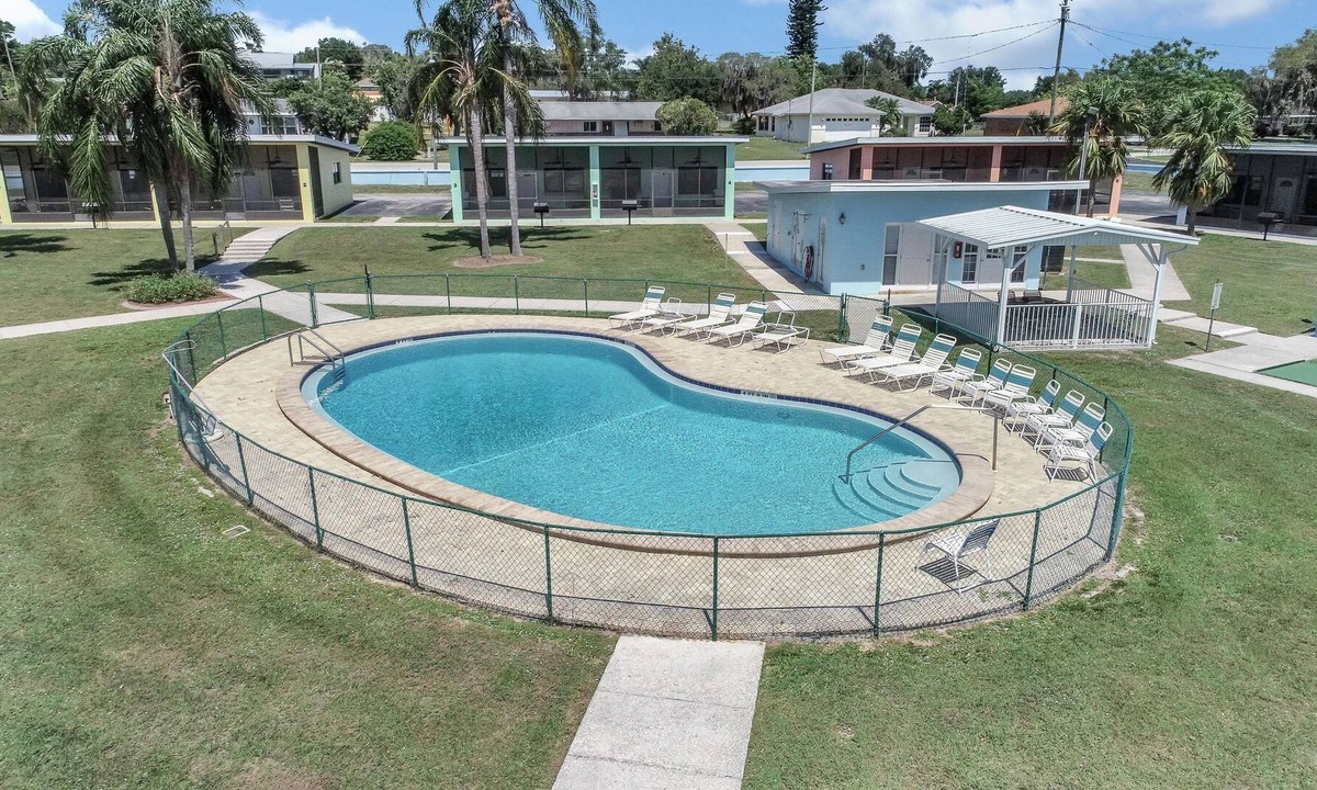 Sylvan Shores Condo | Lake Blue Resort - #17 -*Lakefront, *Heated Pool, Sandy Beach