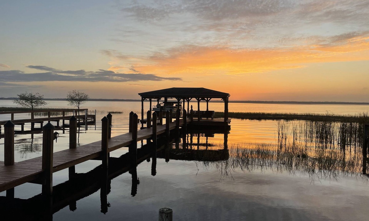 Fedhaven Cottage | Lake Home - 2 bd rm w/dock & pier on Lake Rosalie, Lake Wales